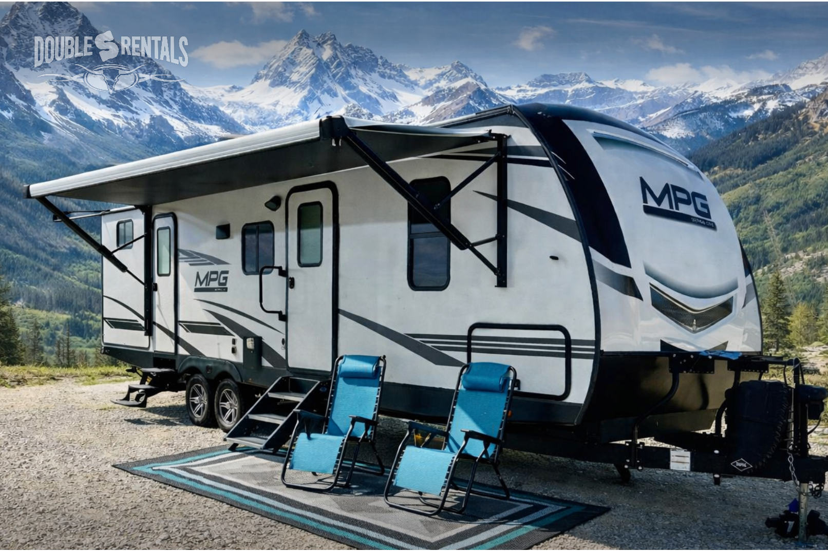 MPG Glamper’s Mansion w/ 2 Bedrooms & Outdoor Kitchen