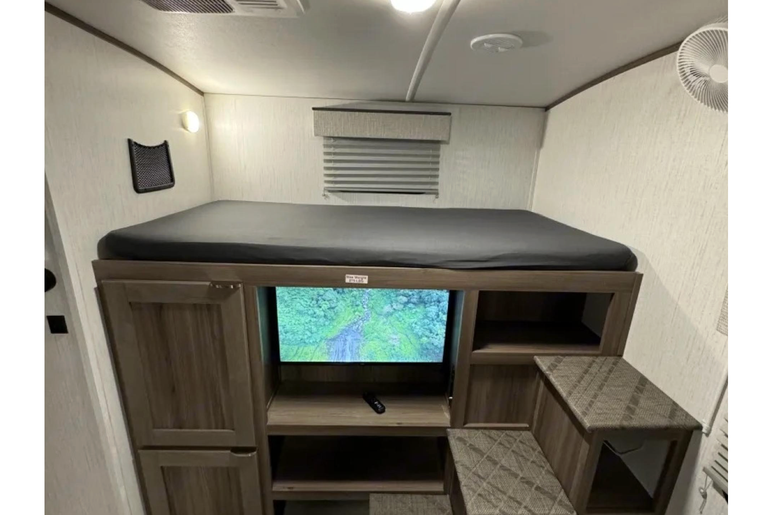 MPG Glamper’s Mansion w/ 2 Bedrooms & Outdoor Kitchen