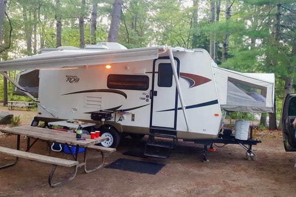 The Li'l Cabin's Rockwood Roo Hybrid