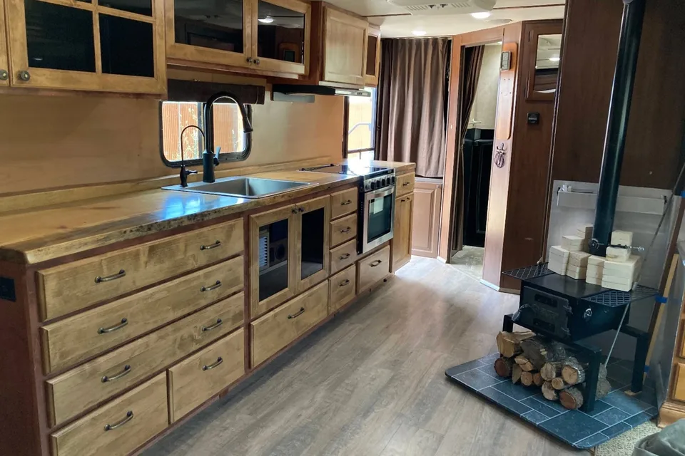 Jayco Feather 23RBM Travel Trailer