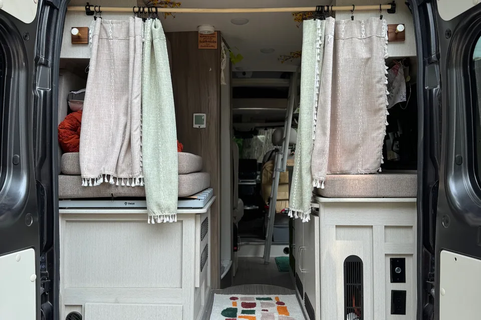 Rize & Shine - Pet Friendly, Easy to Drive, Adventure-Ready!