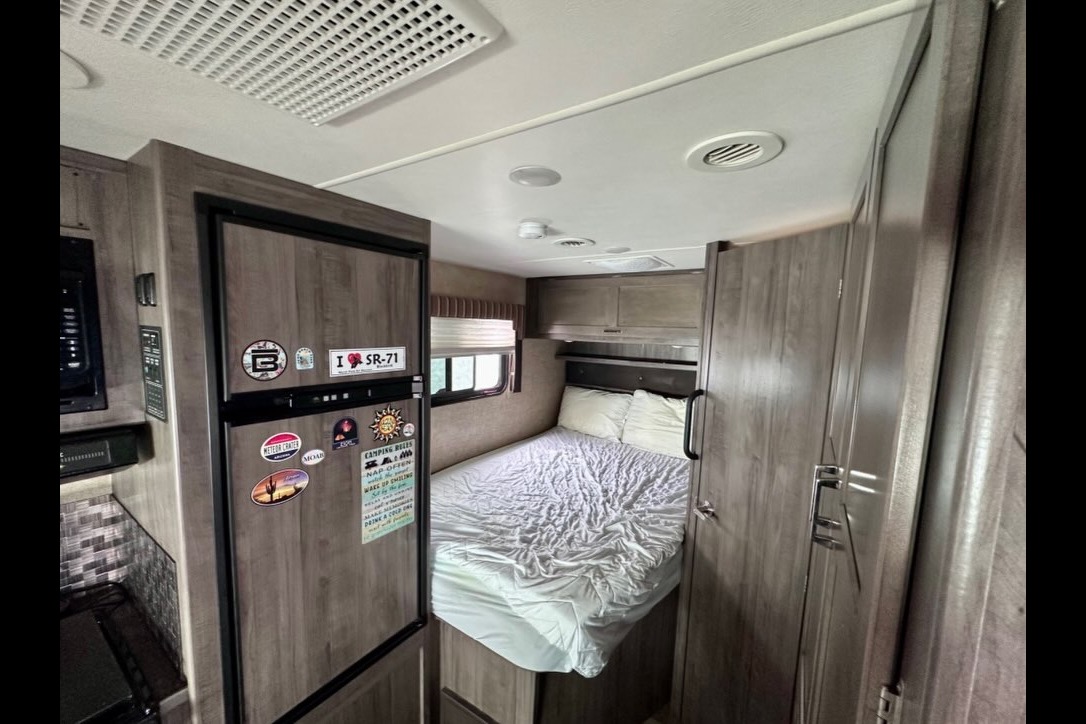 Kenneth 's Winnebago Minnie Winnie 22r Class C