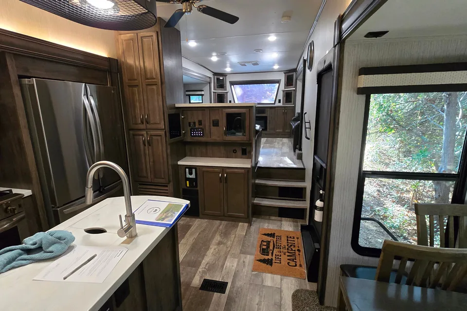 Luxury RV - Perfect for Events & Family Trips | Deliverable