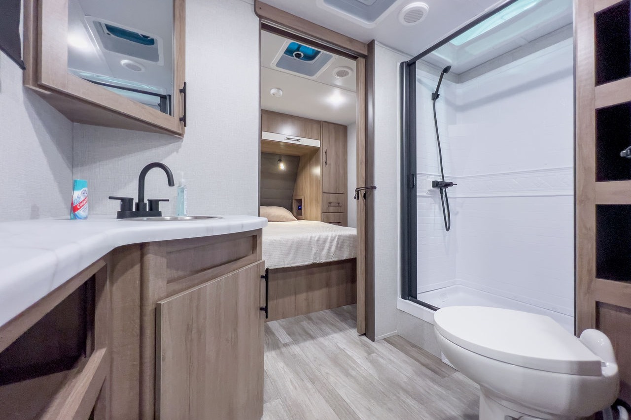 2023 Grand Design Imagine XLS 23LDE - Luxe RV Adventure Awaits!