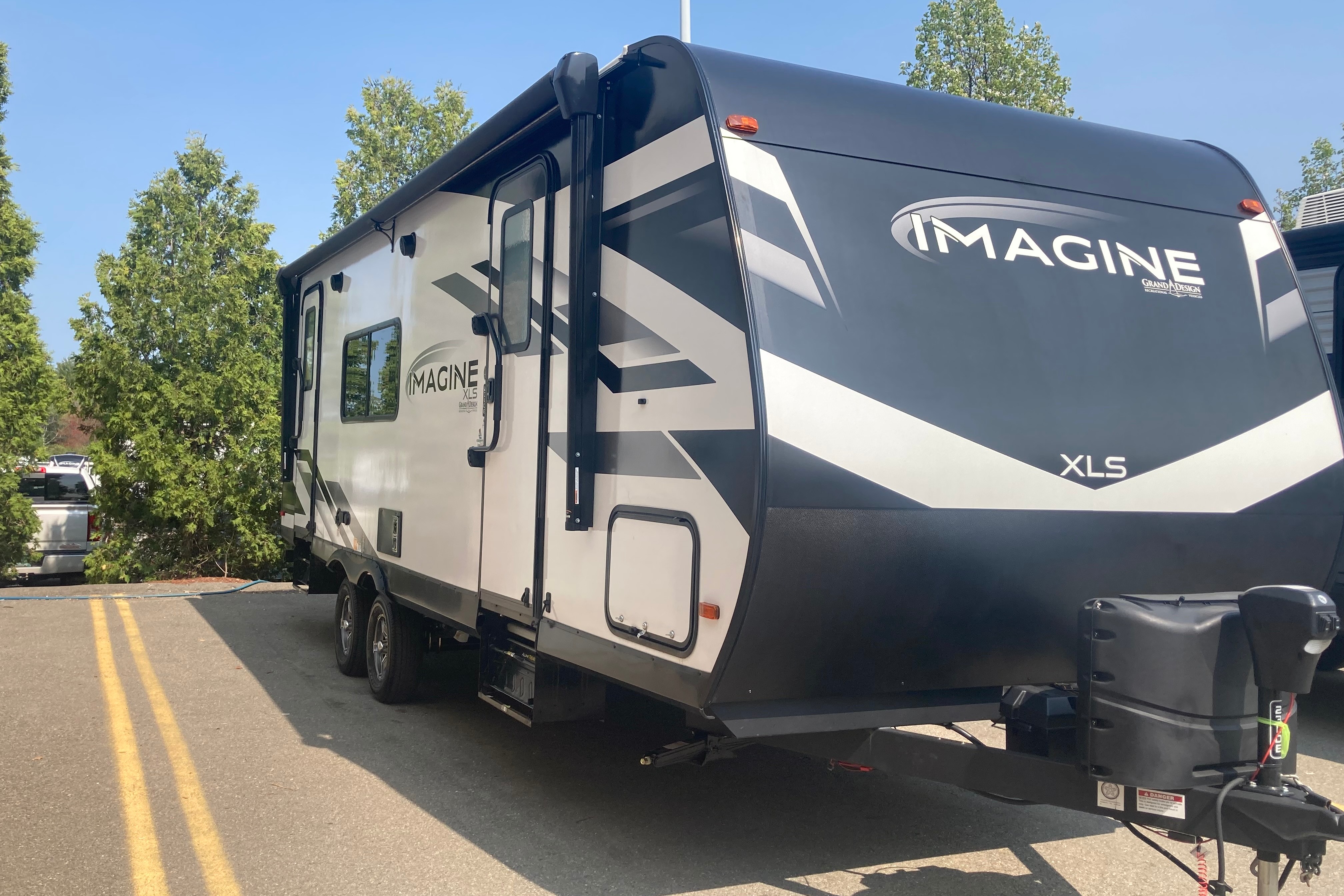 2023 Grand Design Imagine XLS 23LDE - Luxe RV Adventure Awaits!