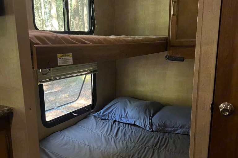 Cozy Springdale Trailer Trailer