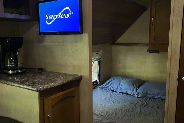 Cozy Springdale Trailer Trailer