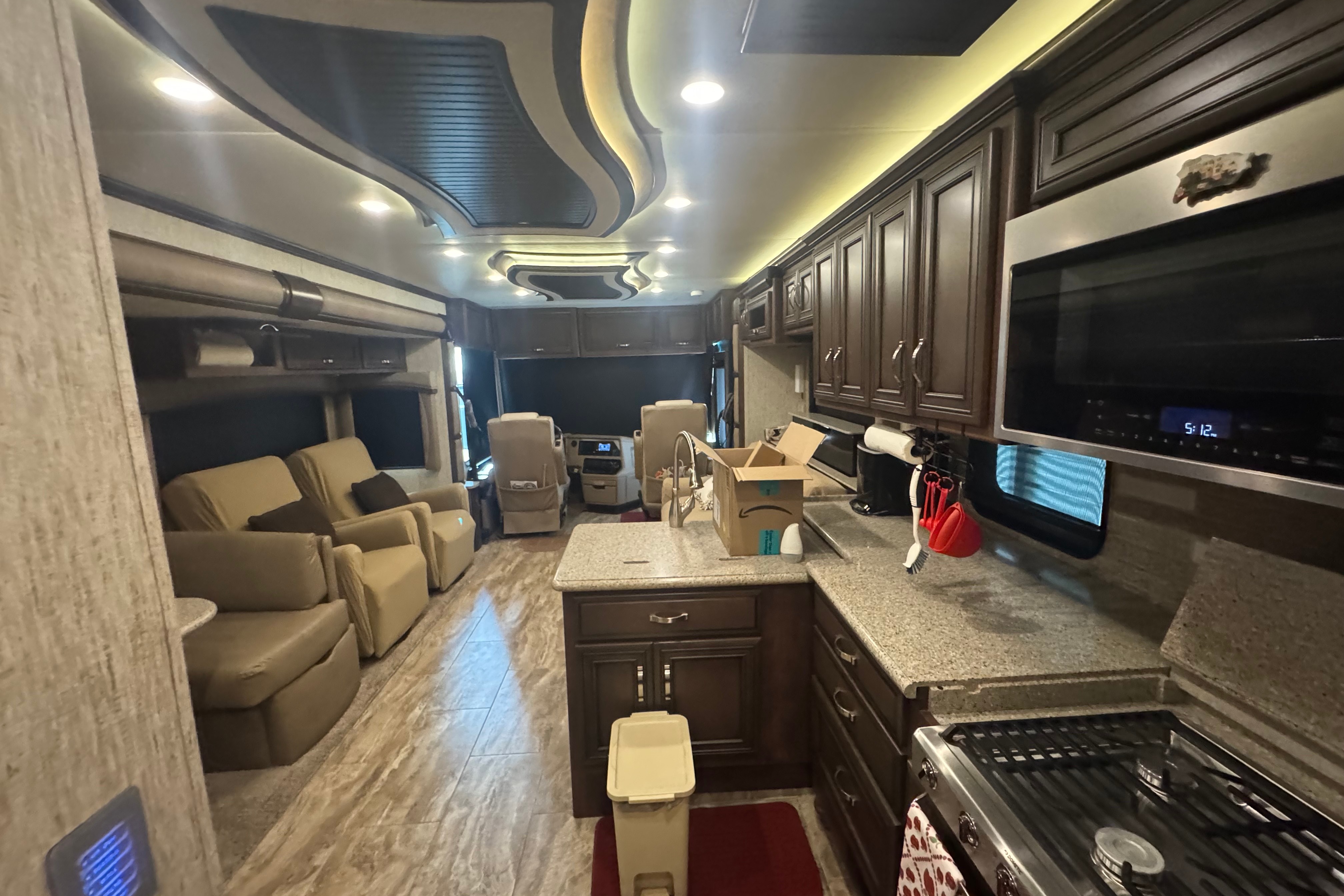 Alba's Newmar Kountry Star Class A