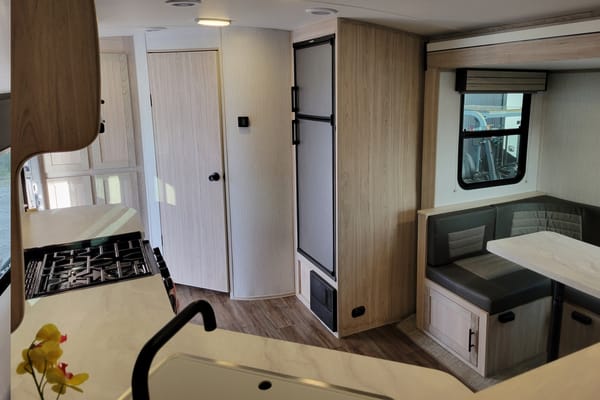 GM's Cruiser RV Shadow Cruiser 225RBS Travel Trailer
