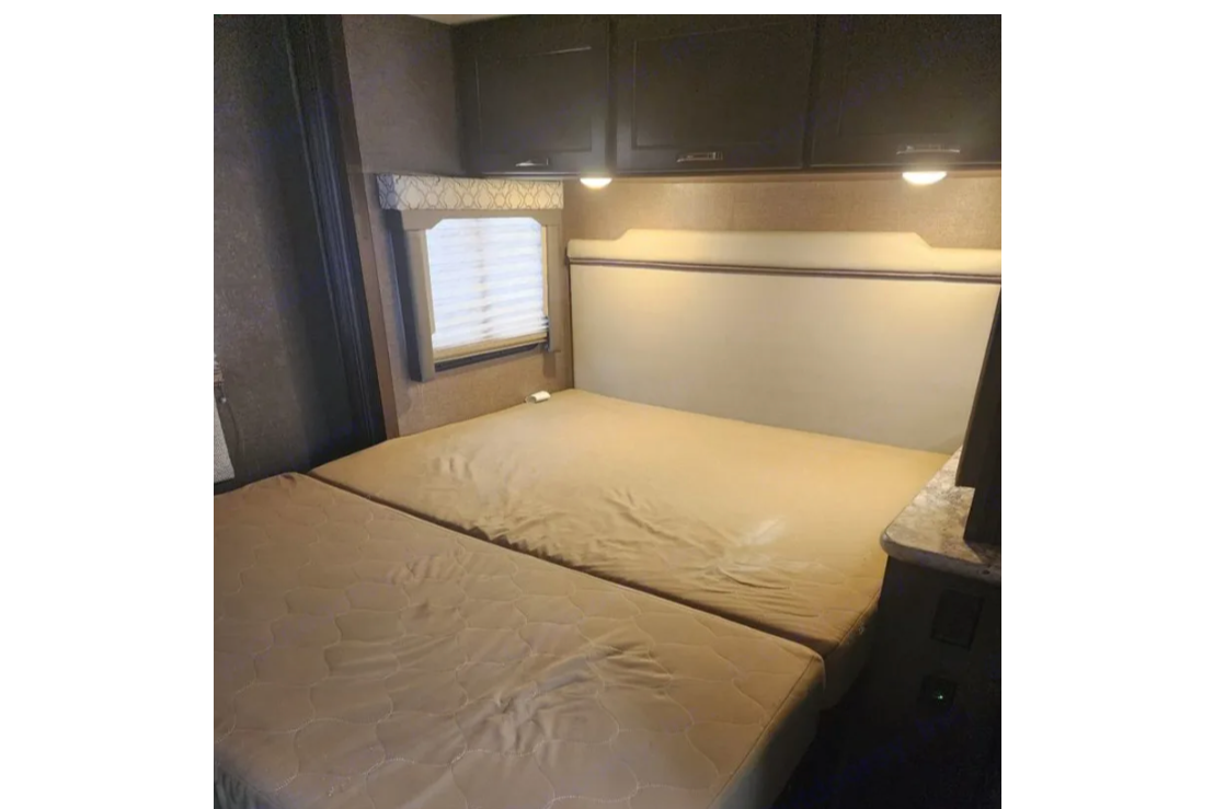 Family Friendly RV Sleeps 6 Fully Equipped and Road Trip Ready