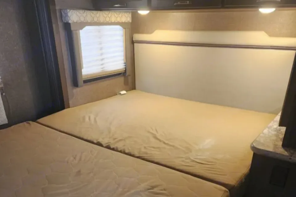 Family Friendly RV Sleeps 6 Fully Equipped and Road Trip Ready