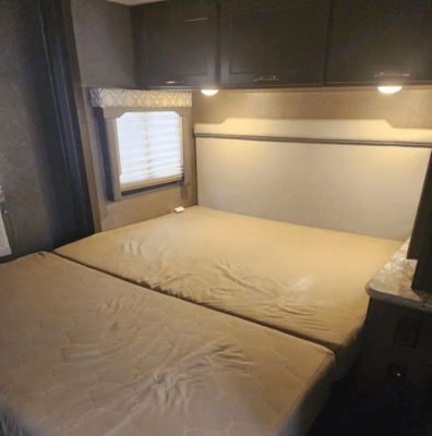 Family Friendly RV Sleeps 6 Fully Equipped and Road Trip Ready