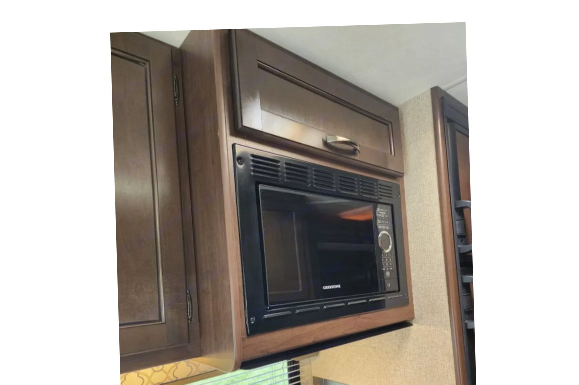 Family Friendly RV Sleeps 6 Fully Equipped and Road Trip Ready