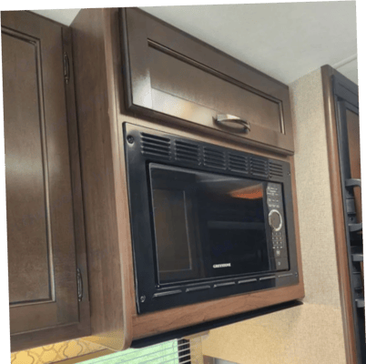 Family Friendly RV Sleeps 6 Fully Equipped and Road Trip Ready