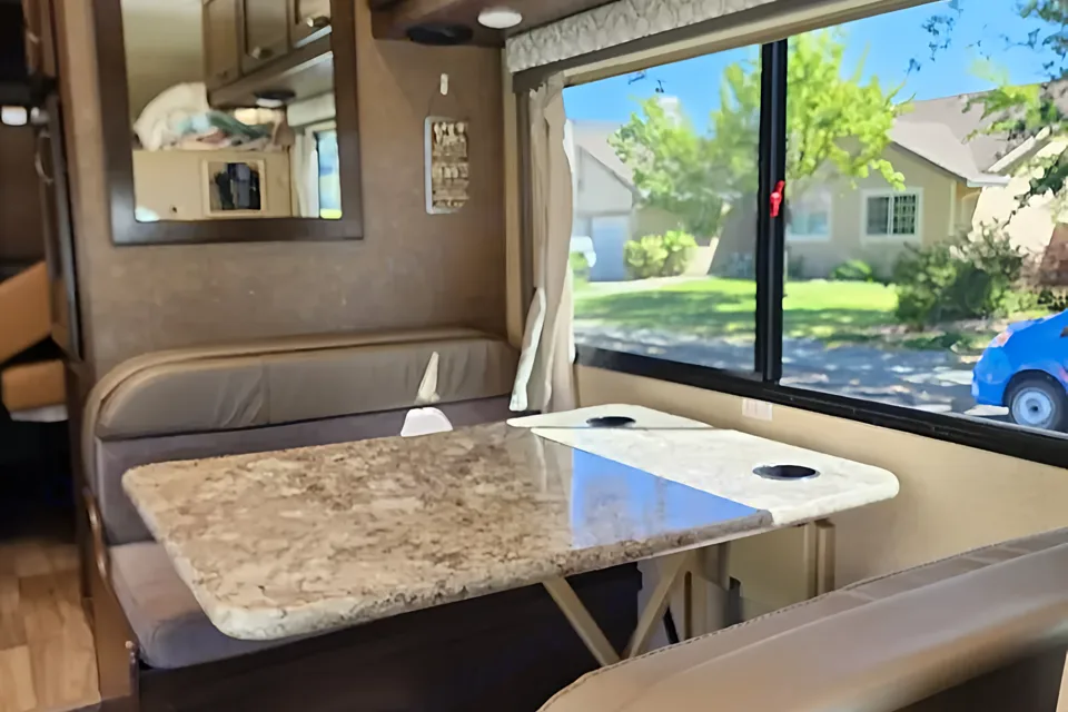 Family Friendly RV Sleeps 6 Fully Equipped and Road Trip Ready