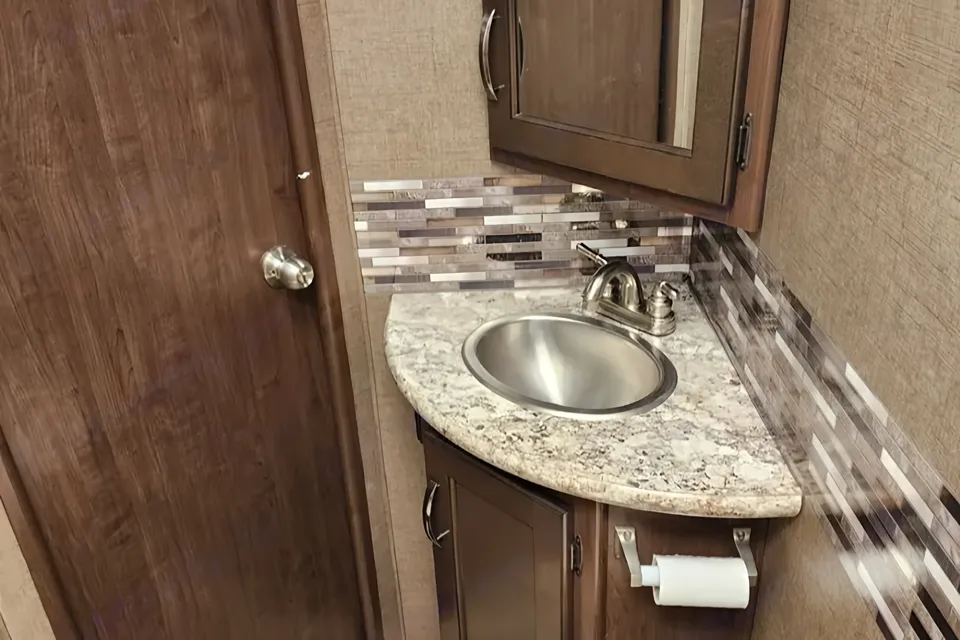 Family Friendly RV Sleeps 6 Fully Equipped and Road Trip Ready