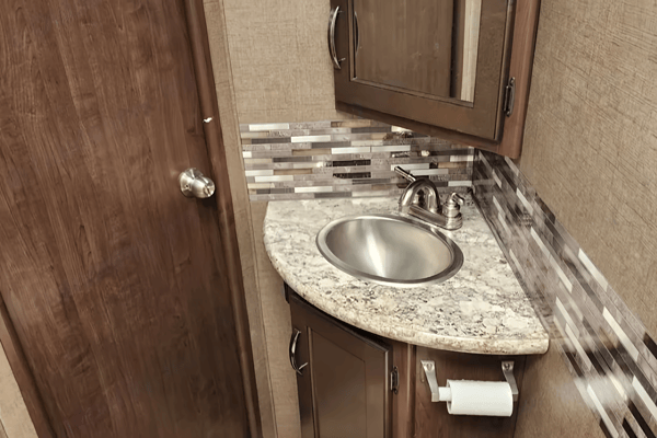Family Friendly RV Sleeps 6 Fully Equipped and Road Trip Ready