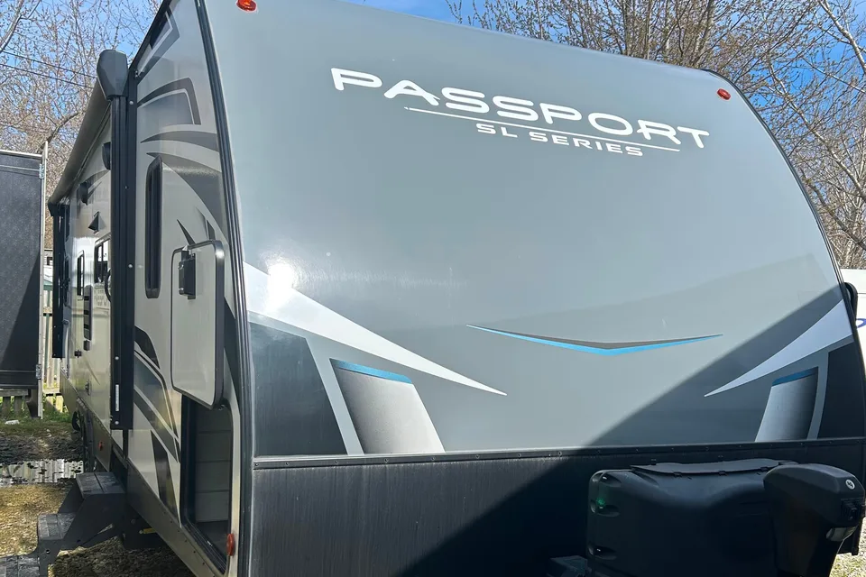 Nellie's Keystone Passport SL Travel Trailer