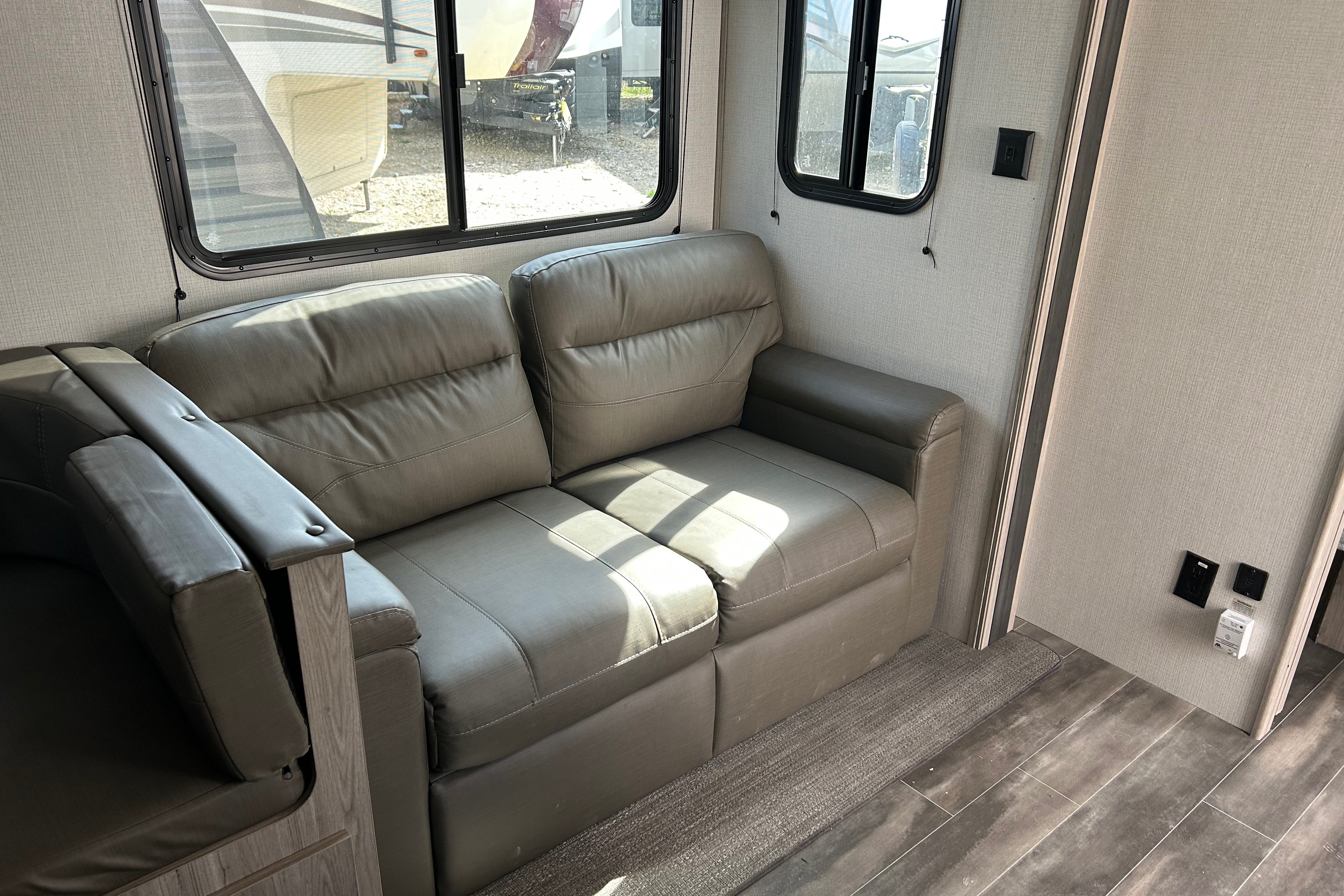 Nellie's Keystone Passport SL Travel Trailer