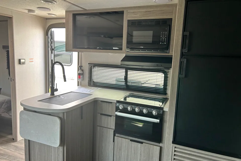 Nellie's Keystone Passport SL Travel Trailer