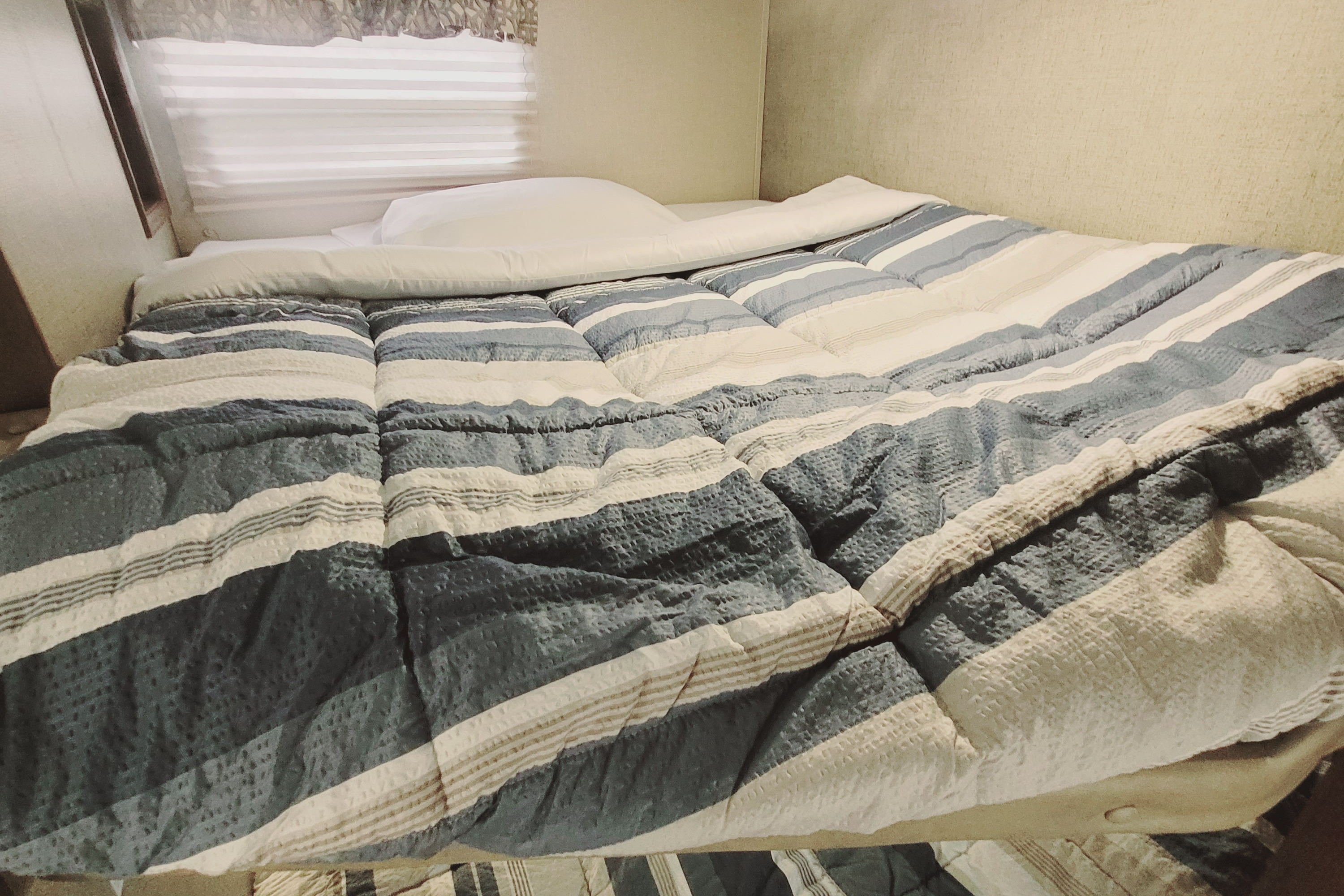 Family Creekside RV Cottage-15 Min from Beach