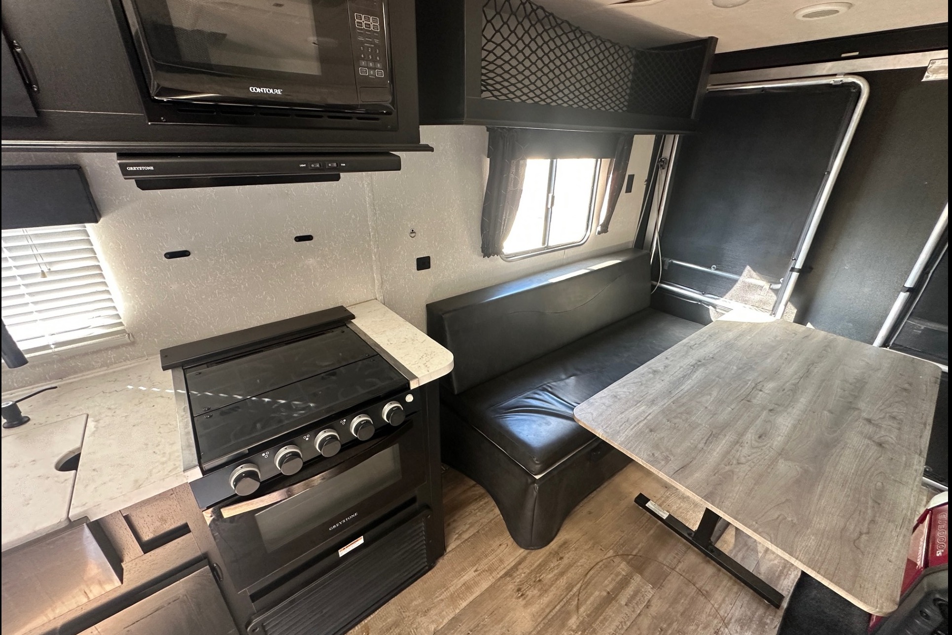 Grey Wolf rear drop patio with gate great for a family of 4 or just two!