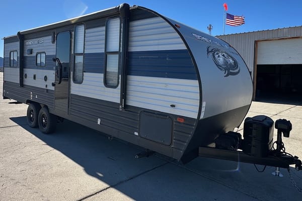 Grey Wolf rear drop patio with gate great for a family of 4 or just two!