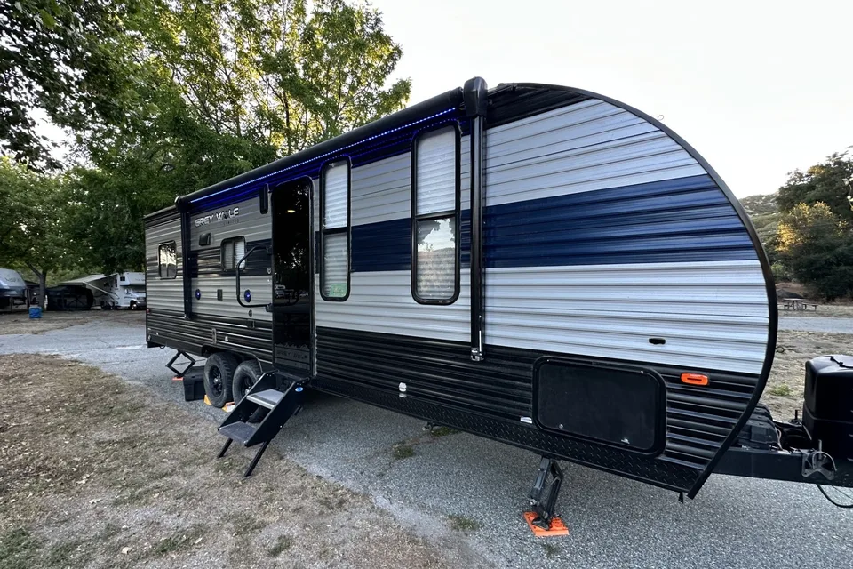 Grey Wolf rear drop patio with gate great for a family of 4 or just two!