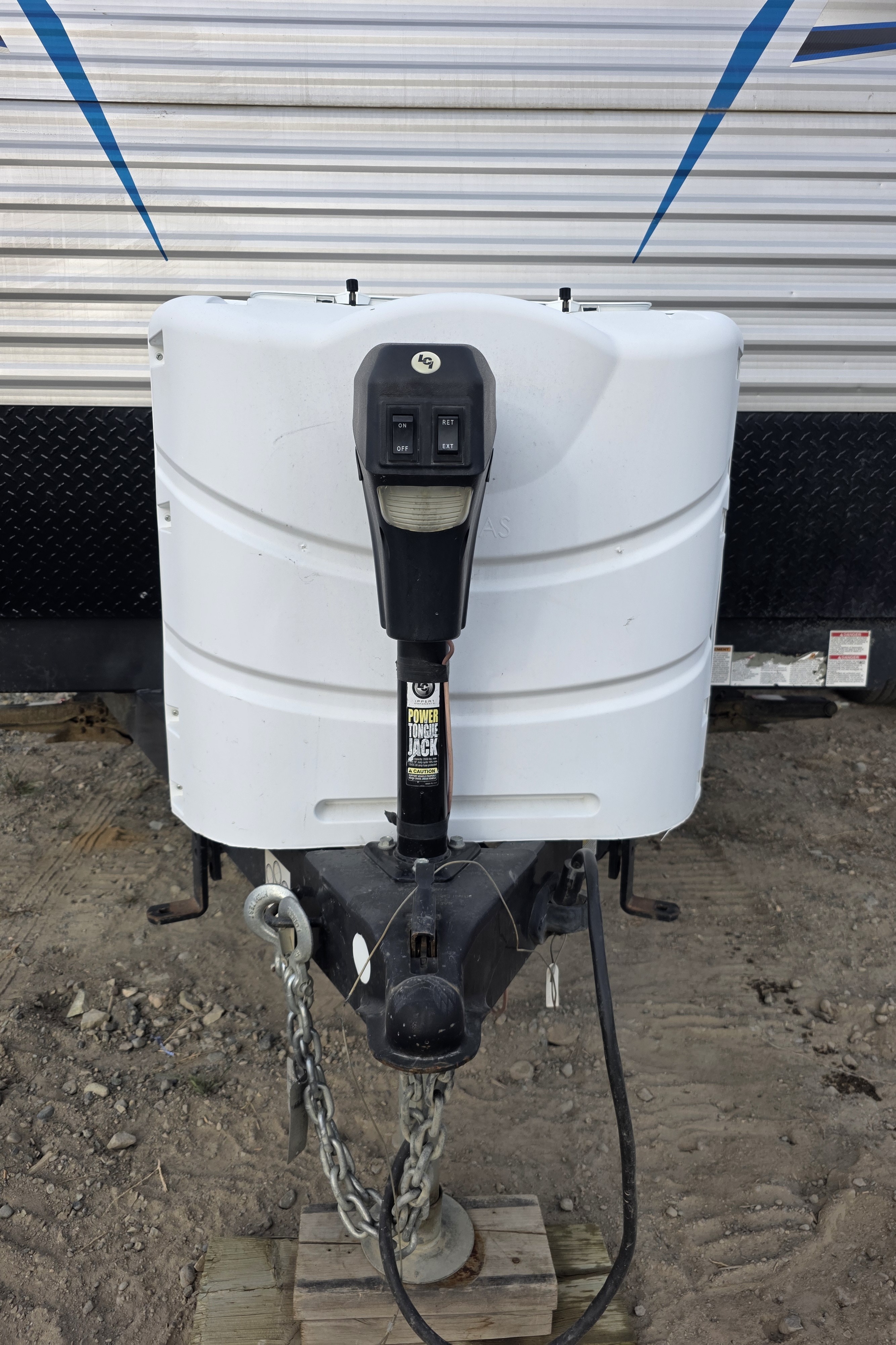 Michelle & Willy's Prime Time 27DBS Travel Trailer