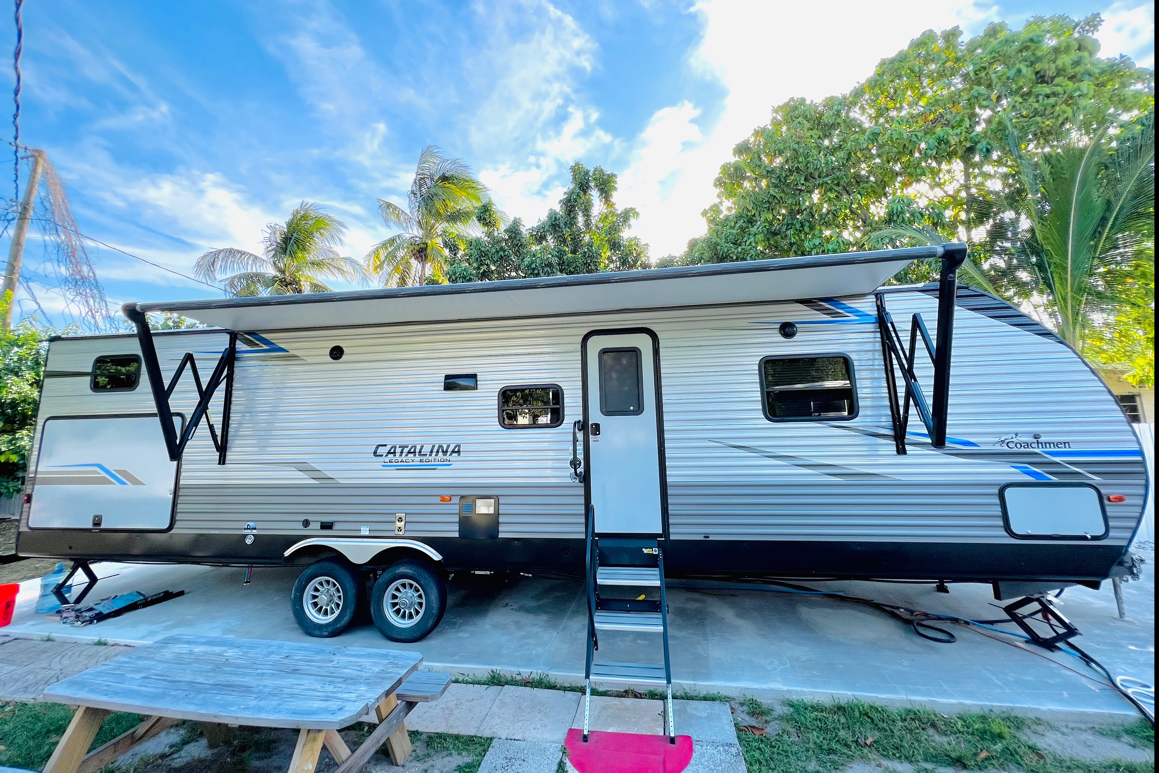 2021 Coachmen Catalina Legacy Edition travel trailer 38ft