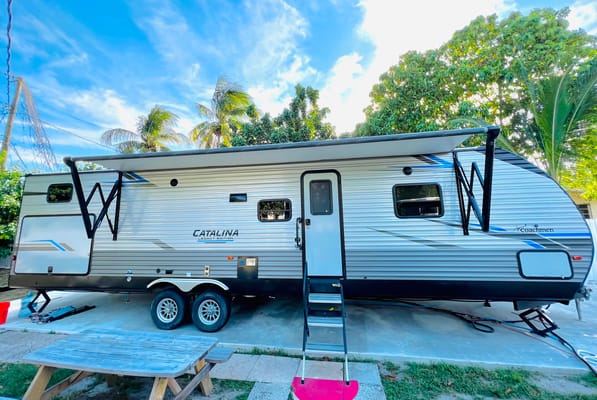 2021 Coachmen Catalina Legacy Edition travel trailer 38ft