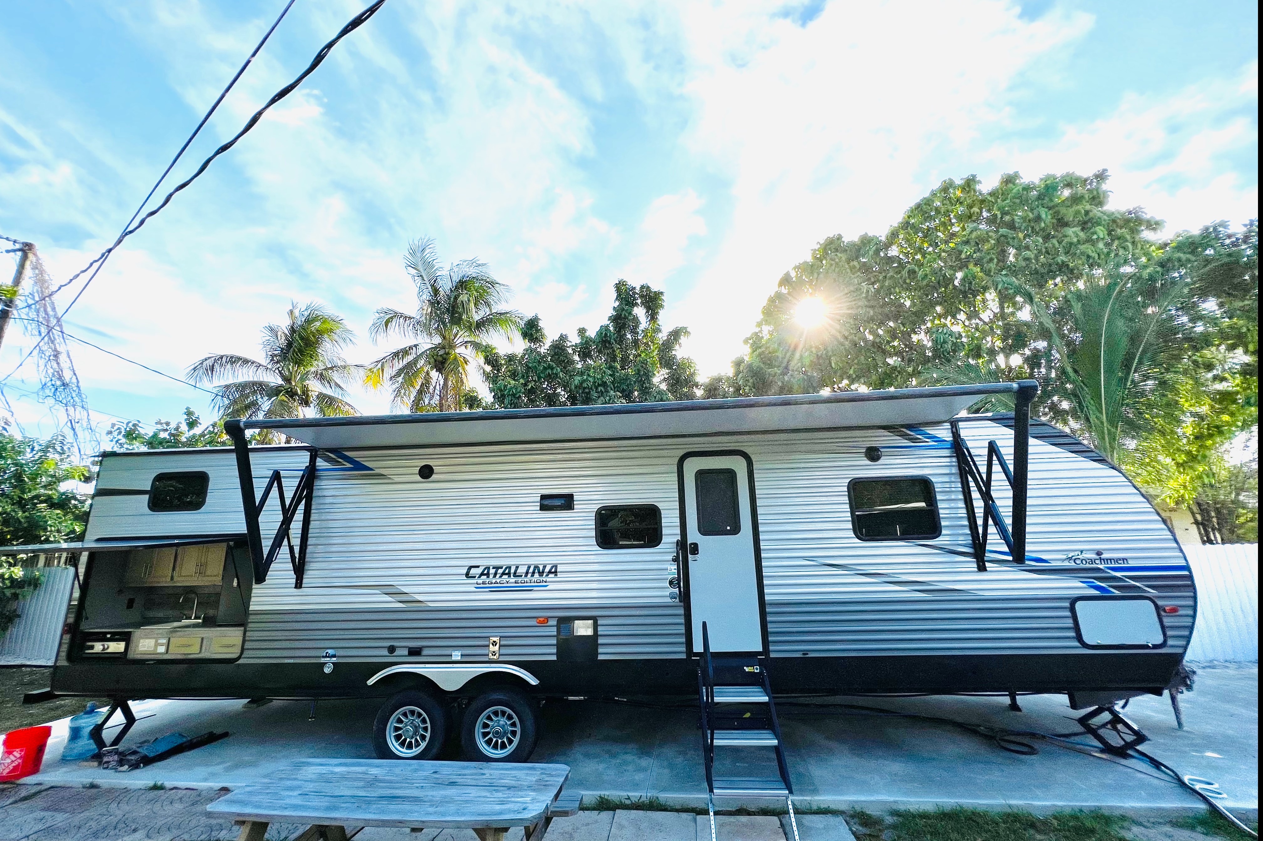 2021 Coachmen Catalina Legacy Edition travel trailer 38ft