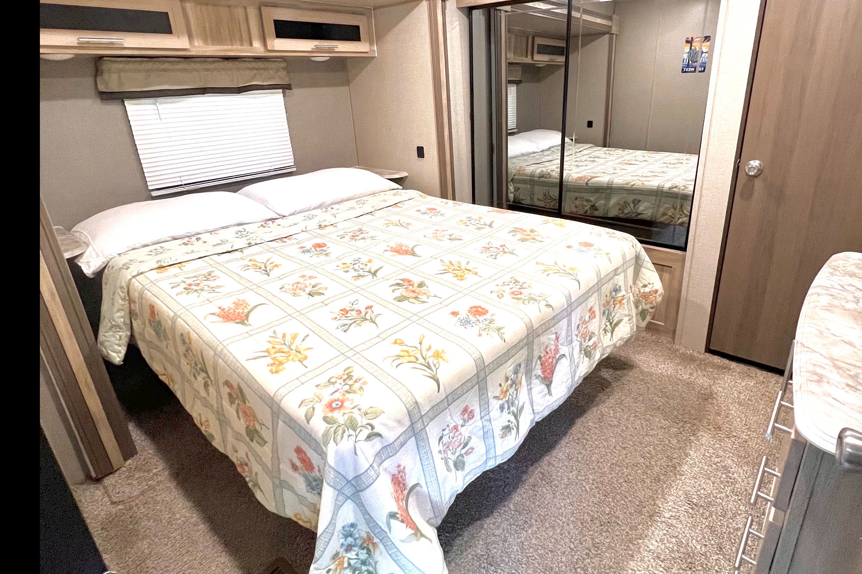 2021 Coachmen Catalina Legacy Edition travel trailer 38ft