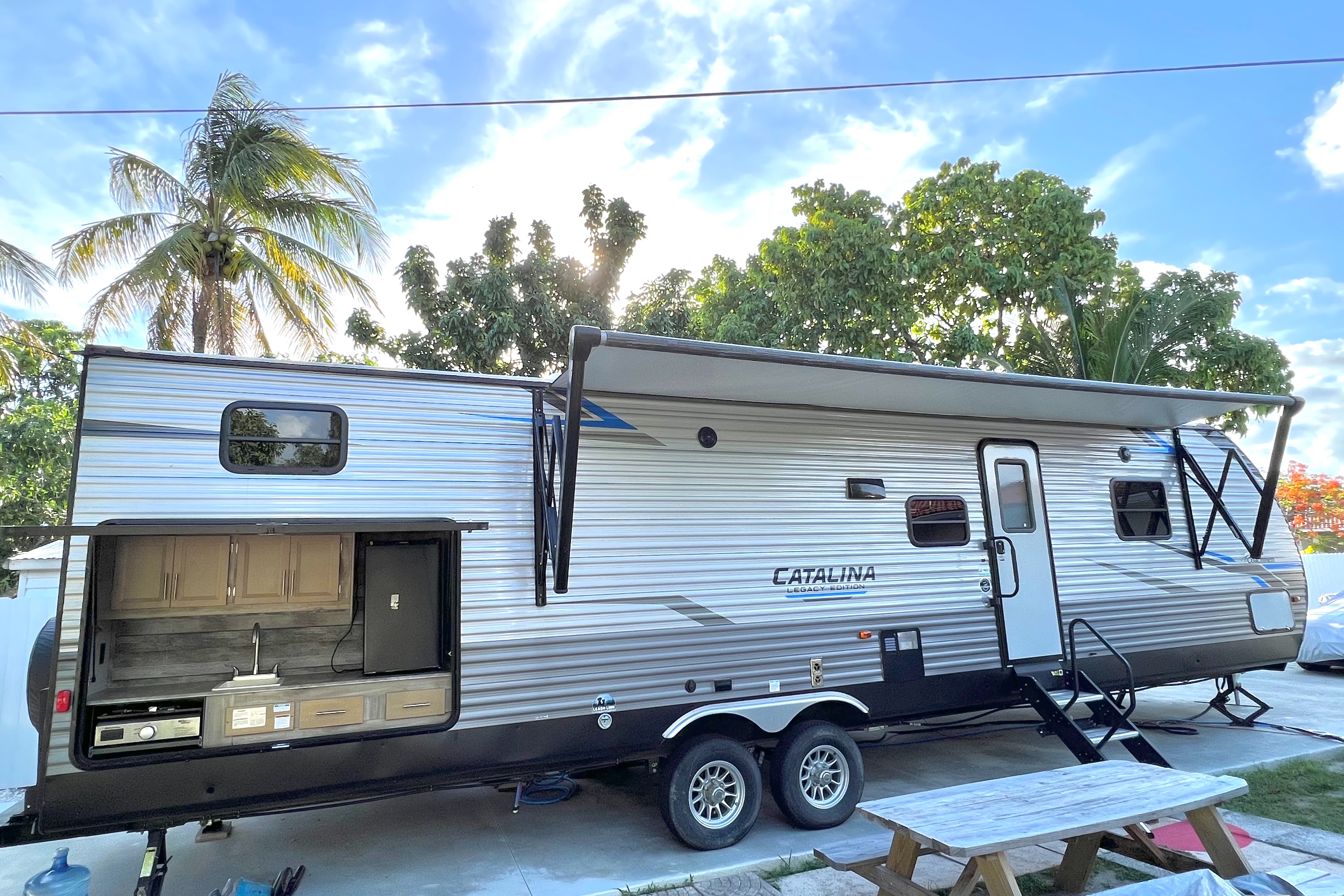 2021 Coachmen Catalina Legacy Edition travel trailer 38ft