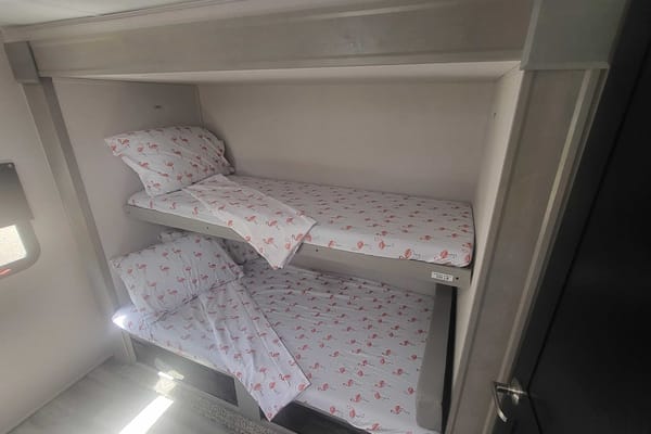 Family Friendly Bunkhouse/Outdoor Kitchen Travel Trailer