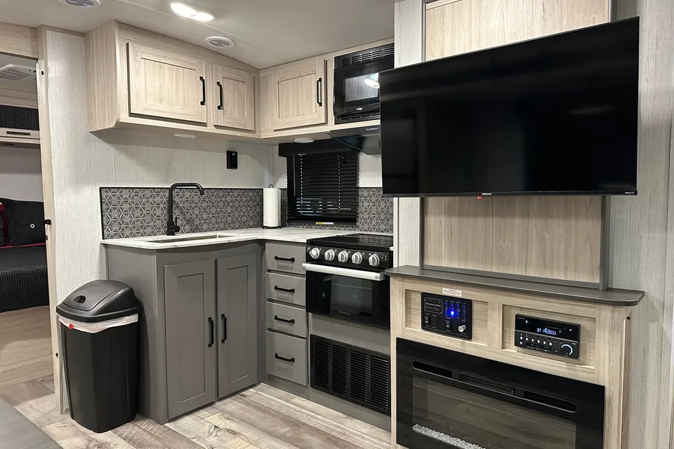 Diamond W Rentals