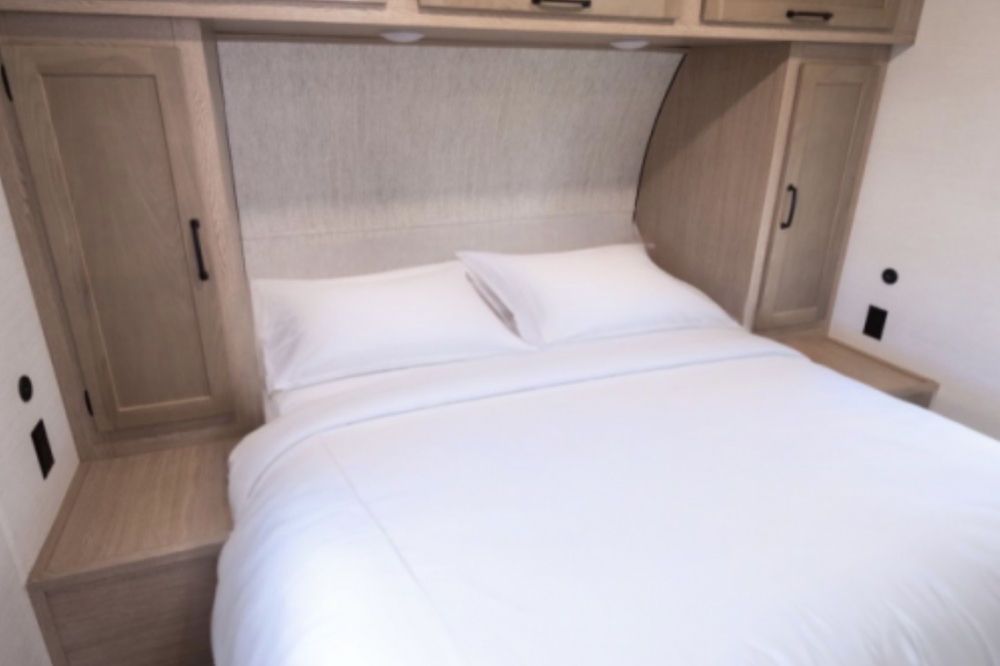 Gina's Grand River 31RLI Travel Trailer
