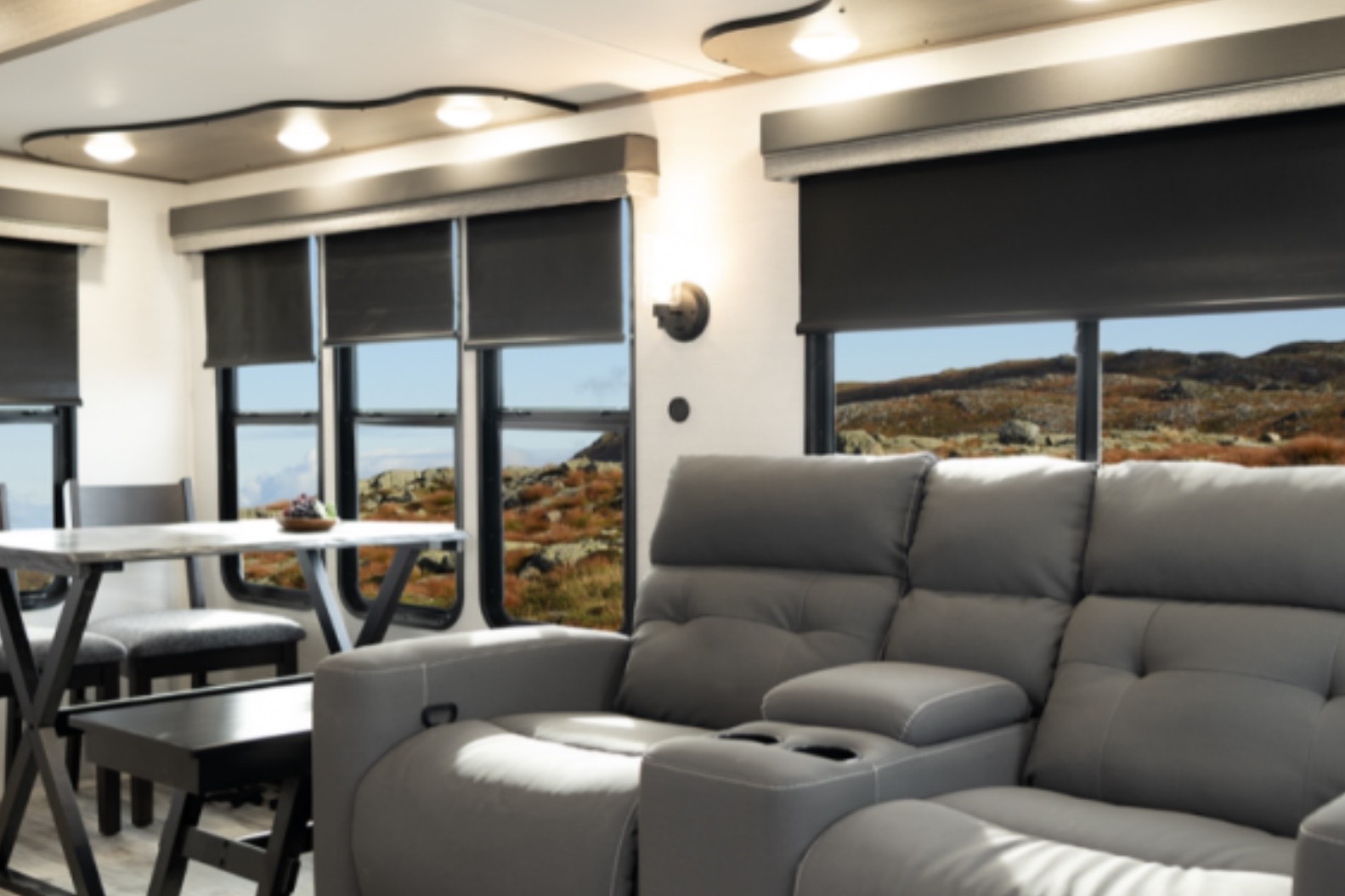 Gina's Grand River 31RLI Travel Trailer