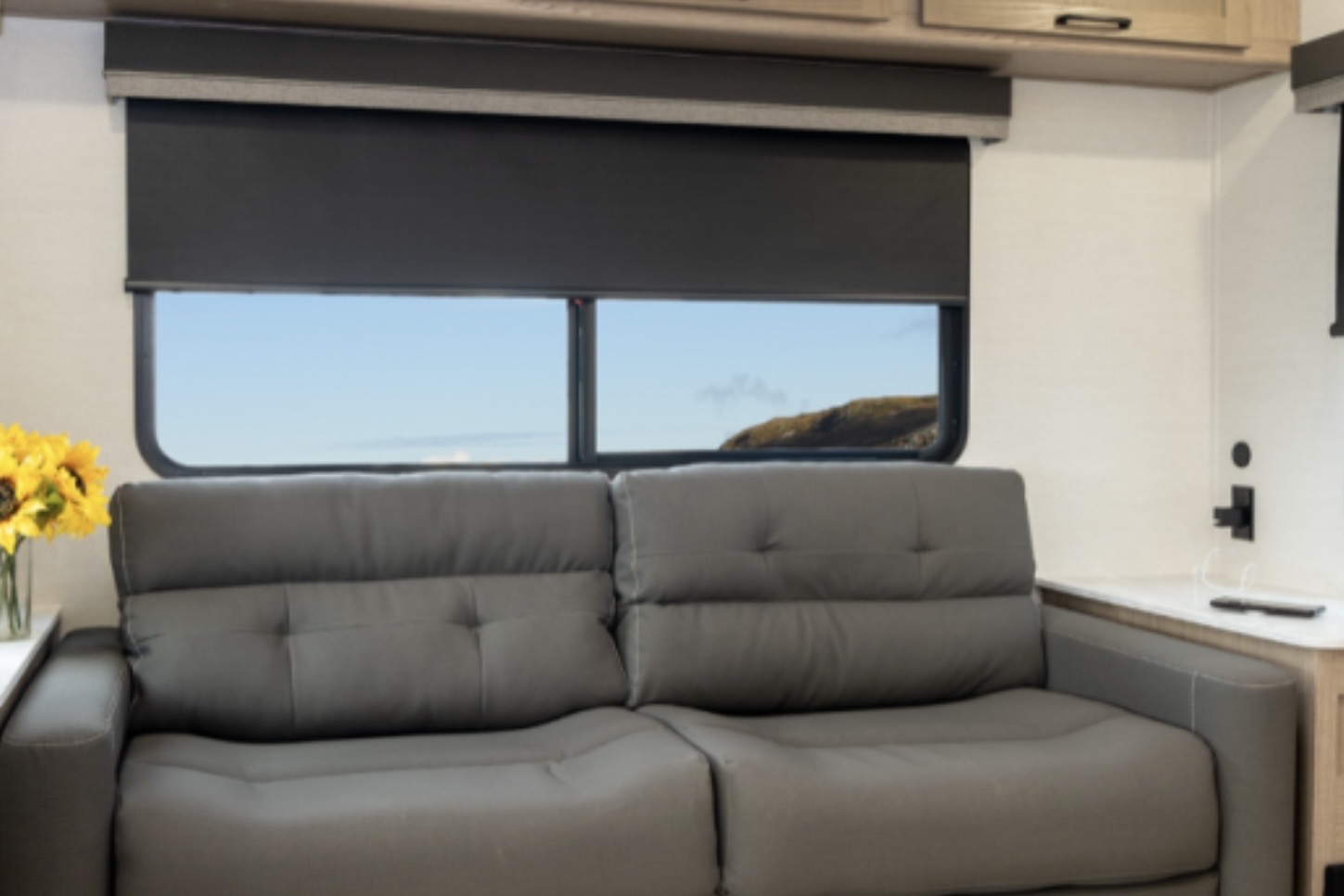 Gina's Grand River 31RLI Travel Trailer