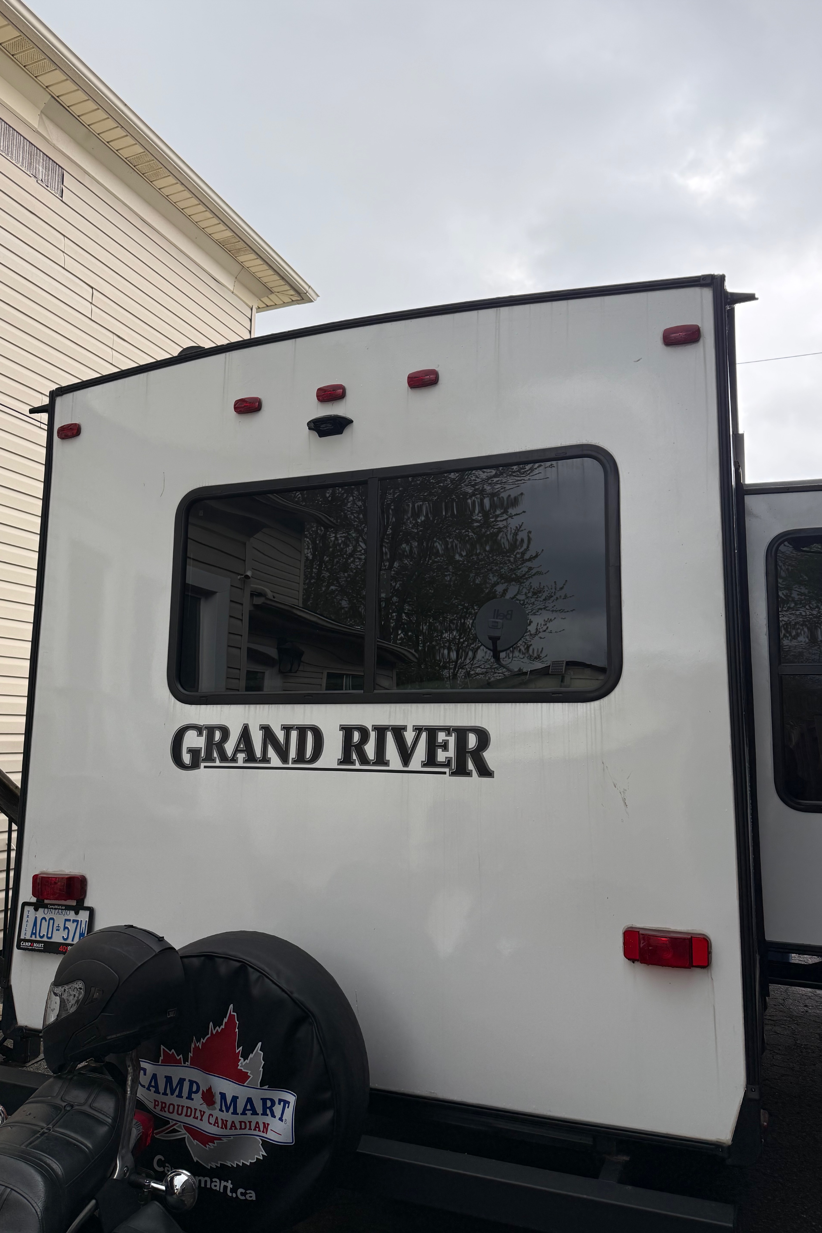 Gina's Grand River 31RLI Travel Trailer