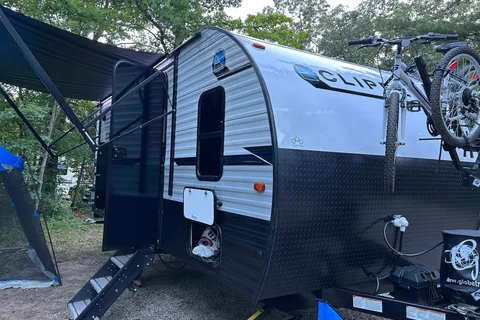 Trixie 's Coachmen Clipper 182DBU  Travel Trailer