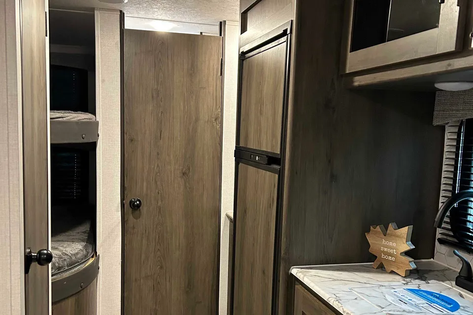 Trixie 's Coachmen Clipper 182DBU  Travel Trailer
