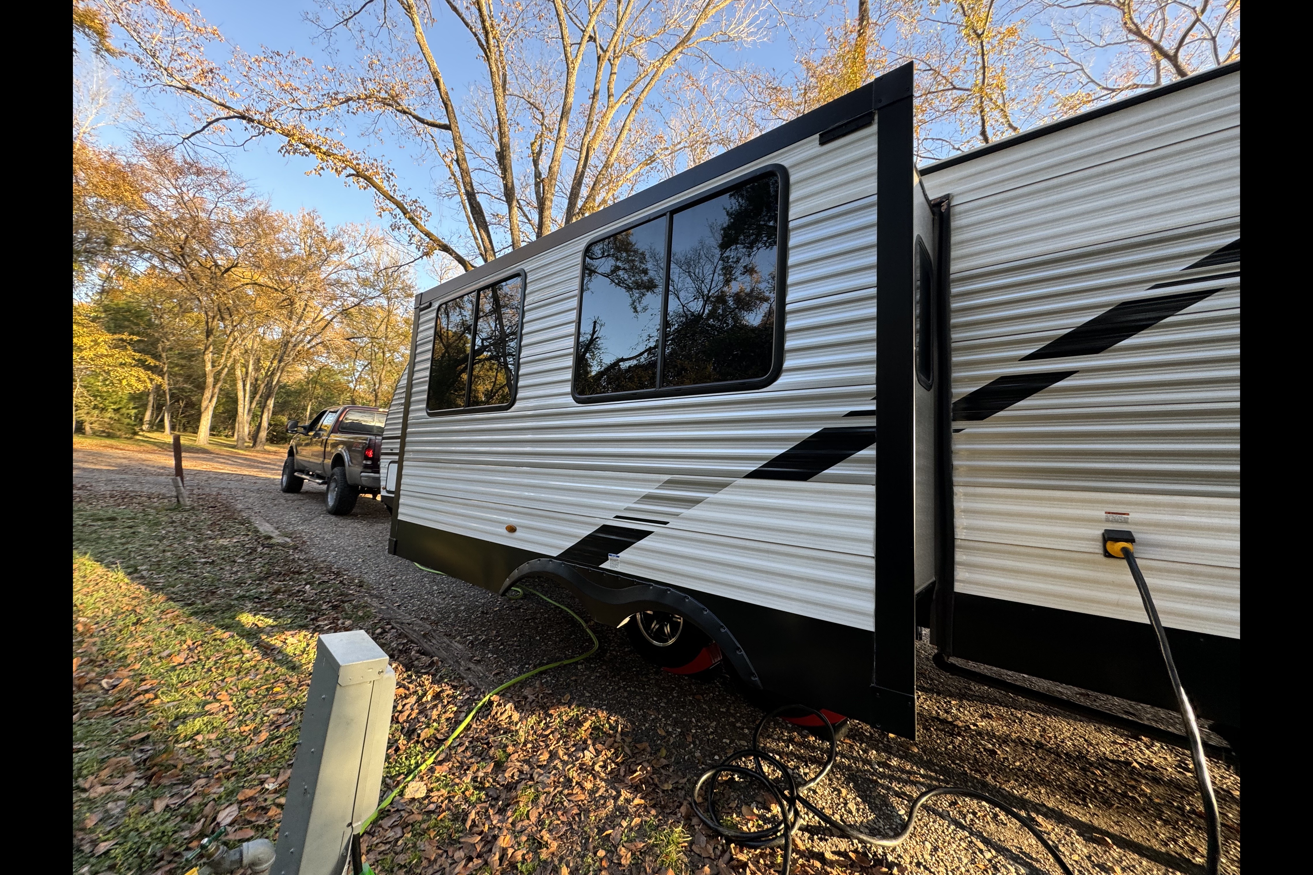 East to West Della Terra BH271 Travel Trailer