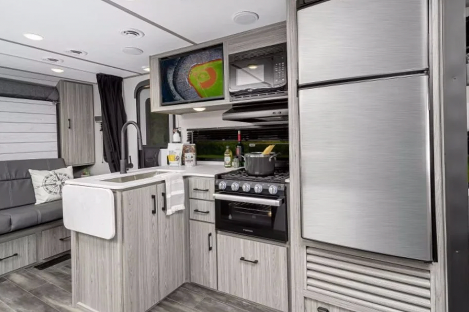 2022 Keystone Passport Bunk Model