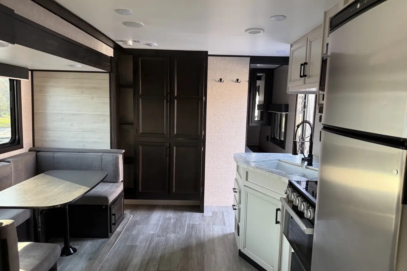 Big Boy Toys & RV Rentals Jayco Jay Flight 284 BHS Travel Trailer