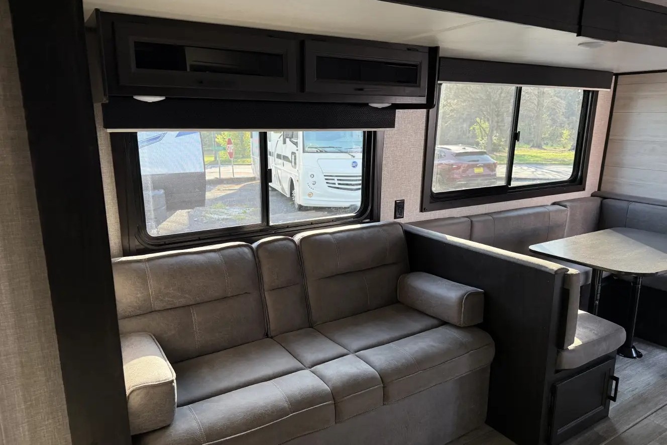 Big Boy Toys & RV Rentals Jayco Jay Flight 284 BHS Travel Trailer