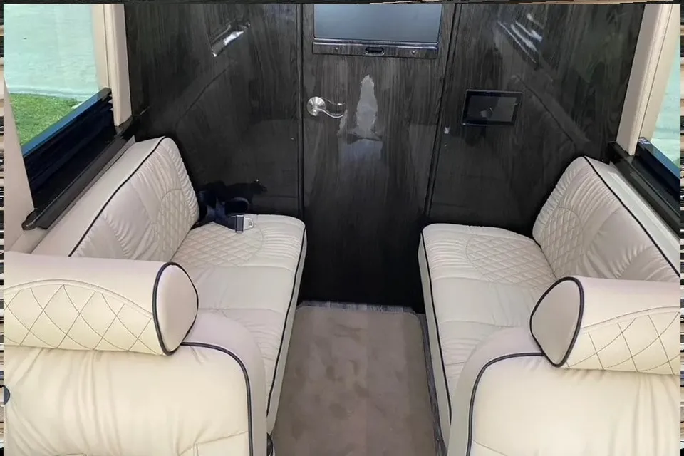 Mariann's Mercedes-Benz Ultimate Cruiser 144 Class B