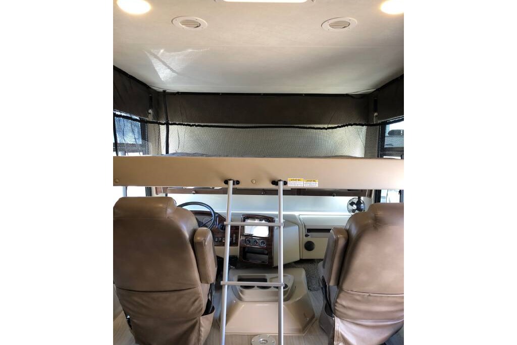 Thor Motor Coach Windsport