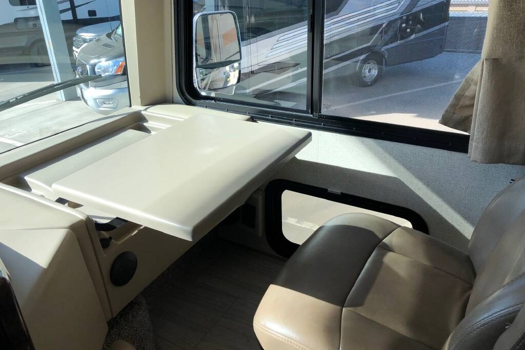 Thor Motor Coach Windsport