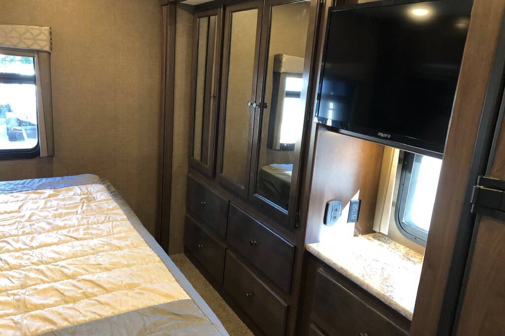 Thor Motor Coach Windsport